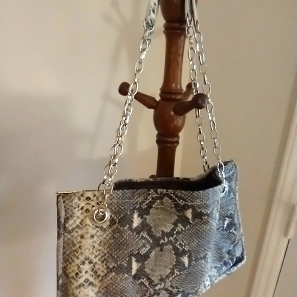 DKNY Handbag Shld/Crossbody Snake skin design chain link NWOT - Picture 5 of 16